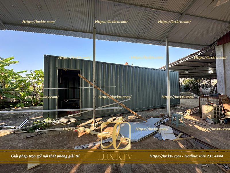 mau-phong-hat-karaoke-hien-dai-trong-container