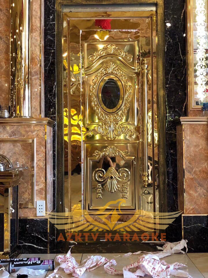 mau-cua-phong-karaoke-cao-cap-inox